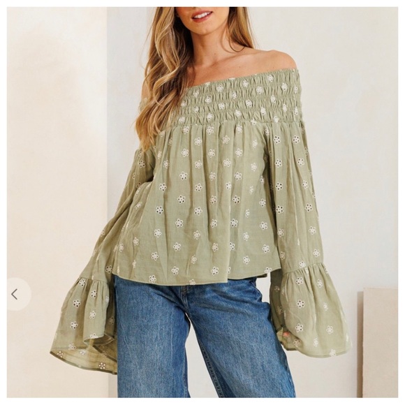 47 Boho Punching Detail Off Shoulder Wide Flared Cuff Top - Picture 4 of 5